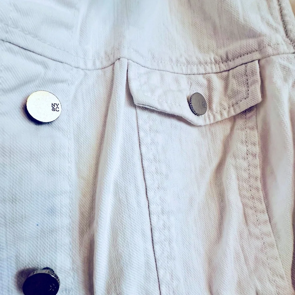 EUC New York & Company White Denim Vest Size L‎